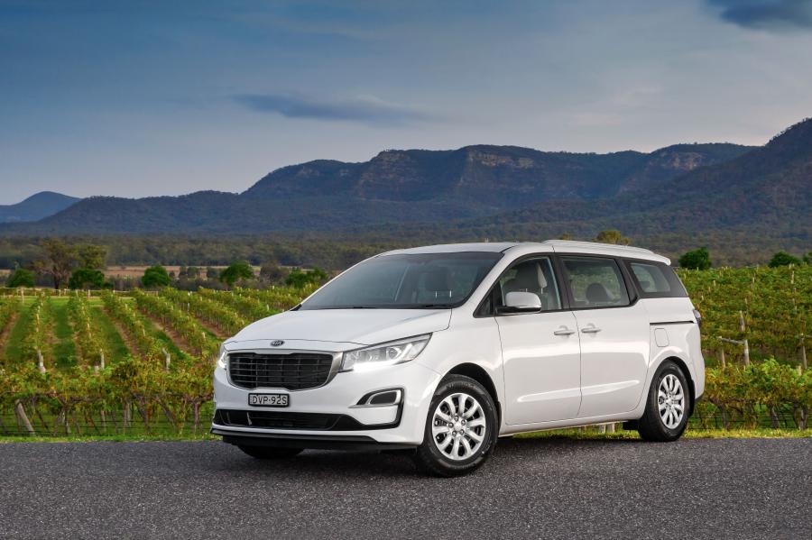  Kia Carnival S (YP) 2018 года  (AU) (фото 1 из 4)